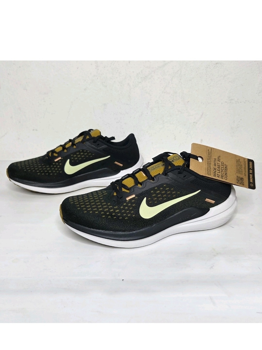 Nike Air Winflo 10 NWT Running Shoe Mens 7.5 Women 9 DV4022 009 Black Gold Green